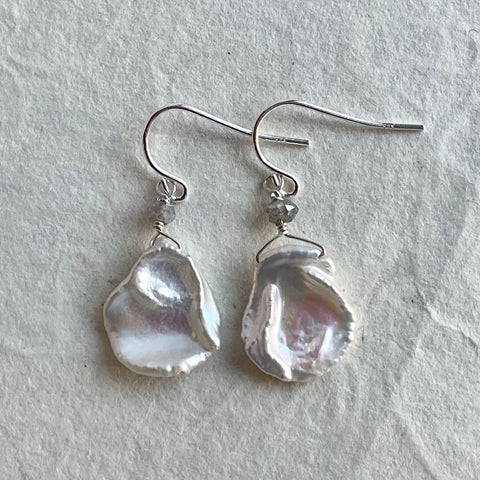 Floating on Air - Keshi Pearl & Labradorite