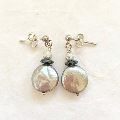 Luna Earrings - Silver (pearl & hematite)